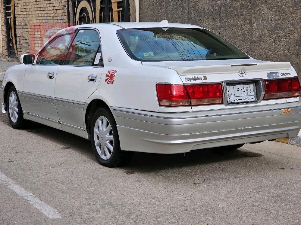 تۆیۆتا کراون